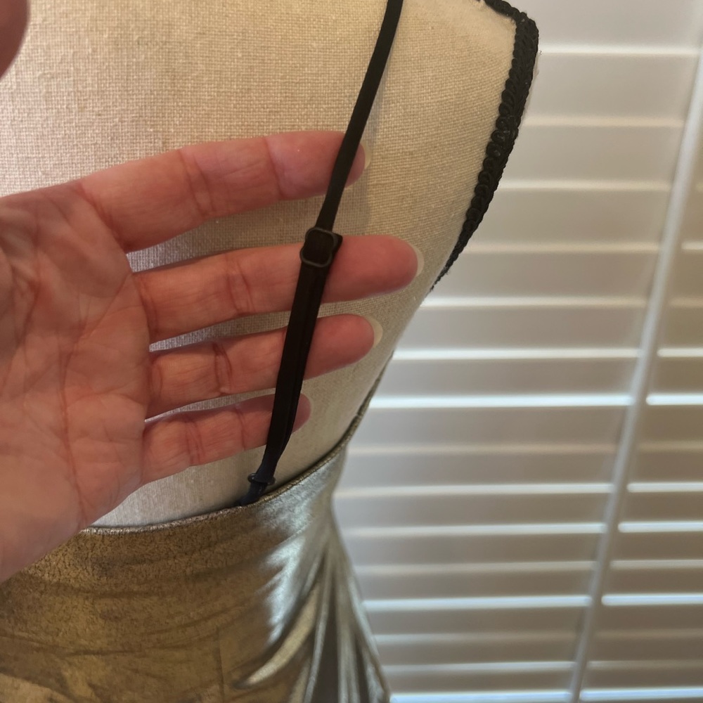 Shiny dress, fits like a small - Picture 4 of 5